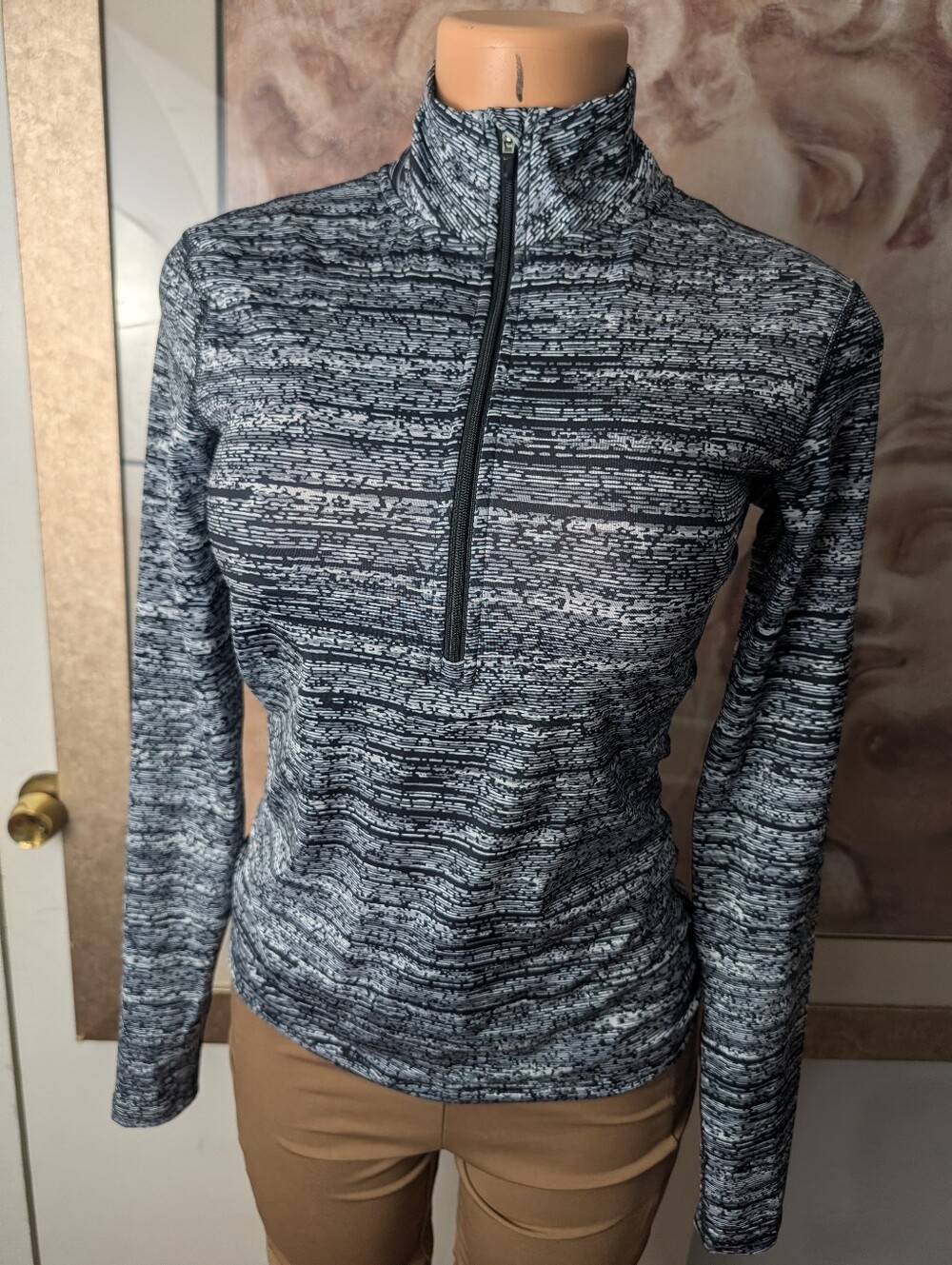 Nike Pro Dri-FIT Women's Fitted Quarter-Zip Pullover Size S